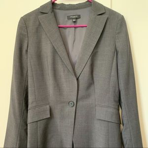 Lady’s Ann Taylor Blazer size 8L